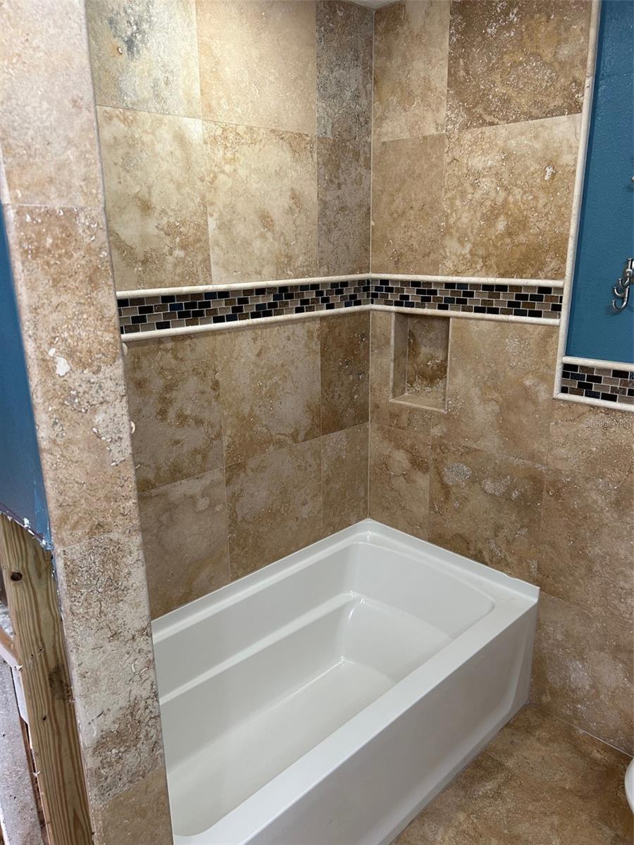 Image 32 of 38 For 833 Lantana Avenue
