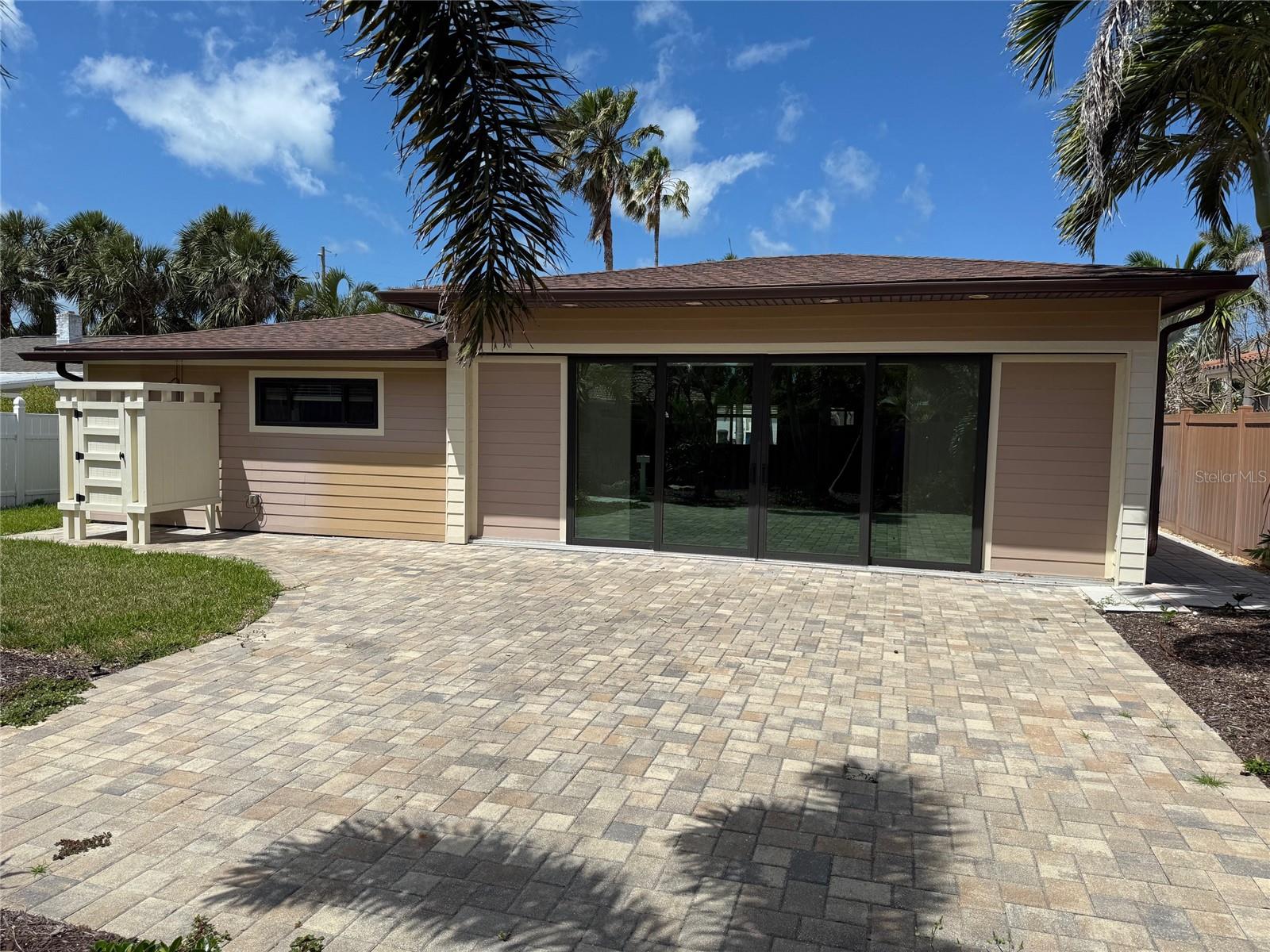 Image 4 of 38 For 833 Lantana Avenue
