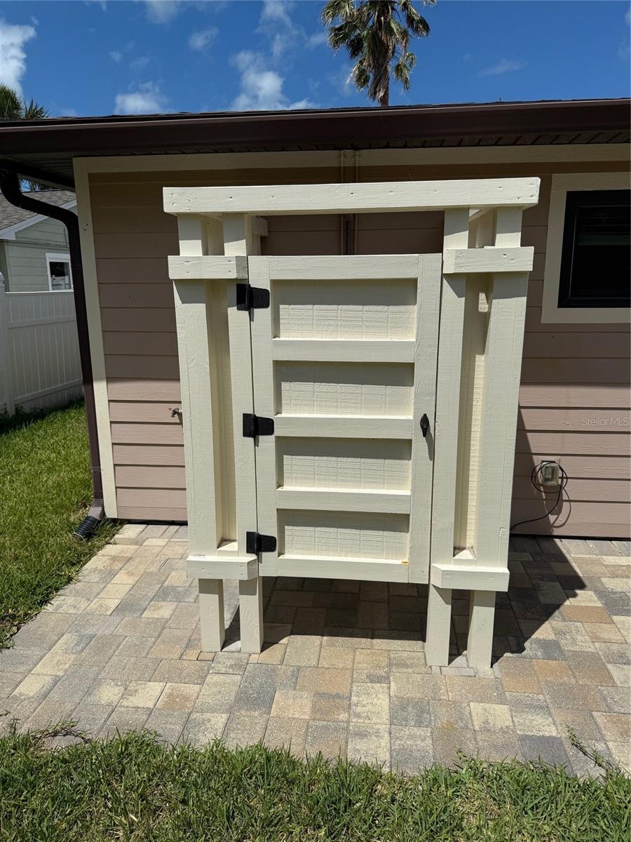 Image 5 of 38 For 833 Lantana Avenue