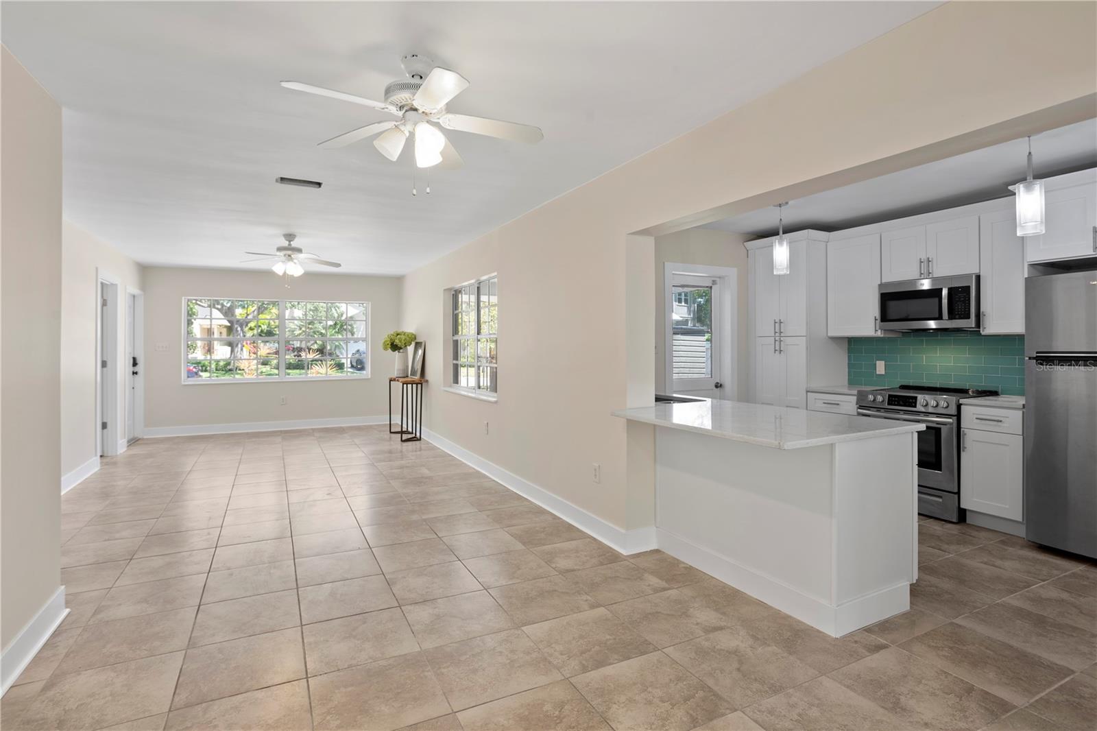 Image 11 of 44 For 628 Bosphorous Avenue