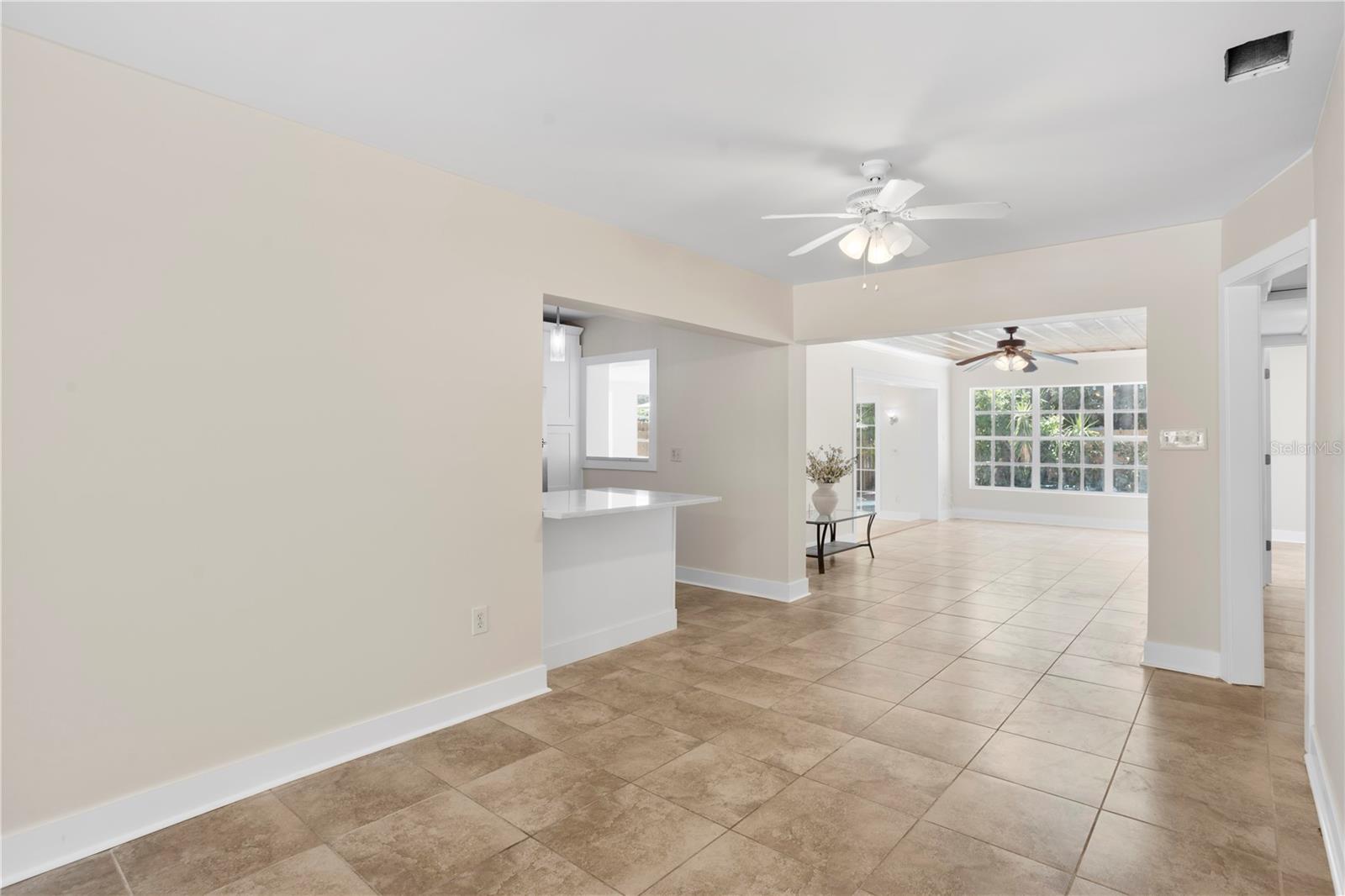Image 12 of 44 For 628 Bosphorous Avenue