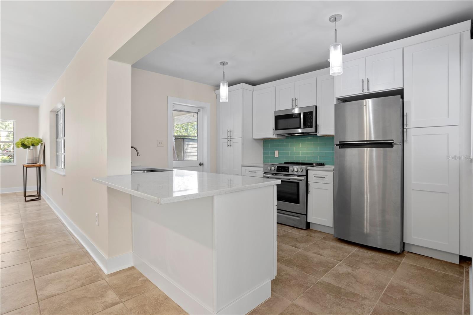 Image 13 of 44 For 628 Bosphorous Avenue