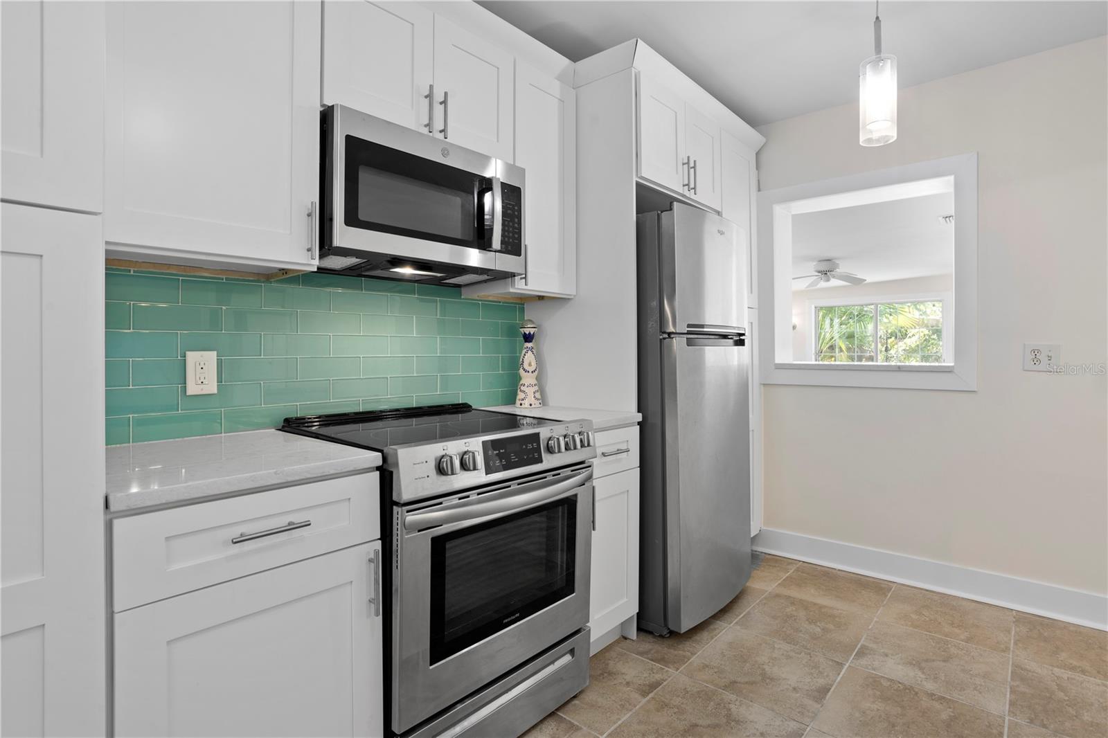 Image 14 of 44 For 628 Bosphorous Avenue