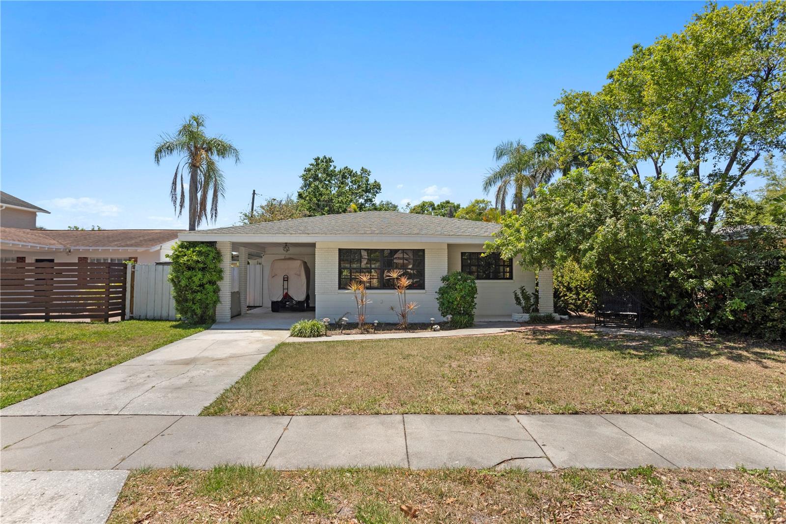 Image 2 of 44 For 628 Bosphorous Avenue