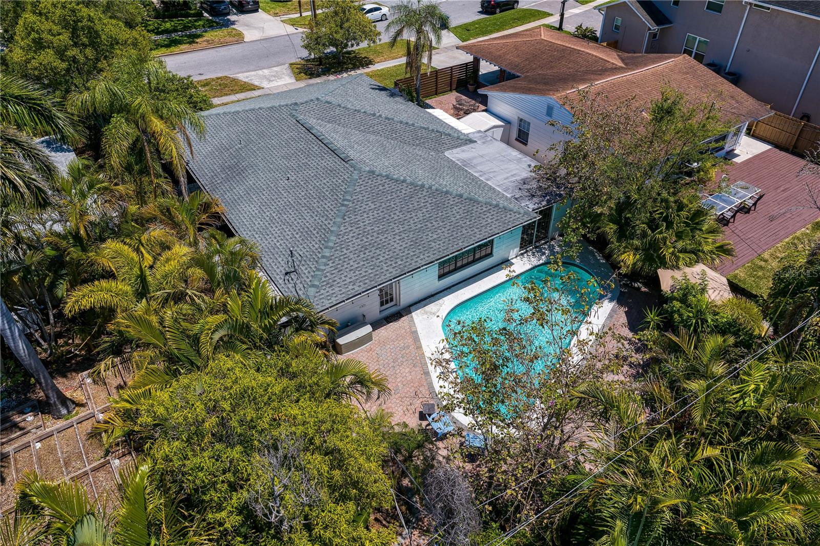 Image 42 of 44 For 628 Bosphorous Avenue