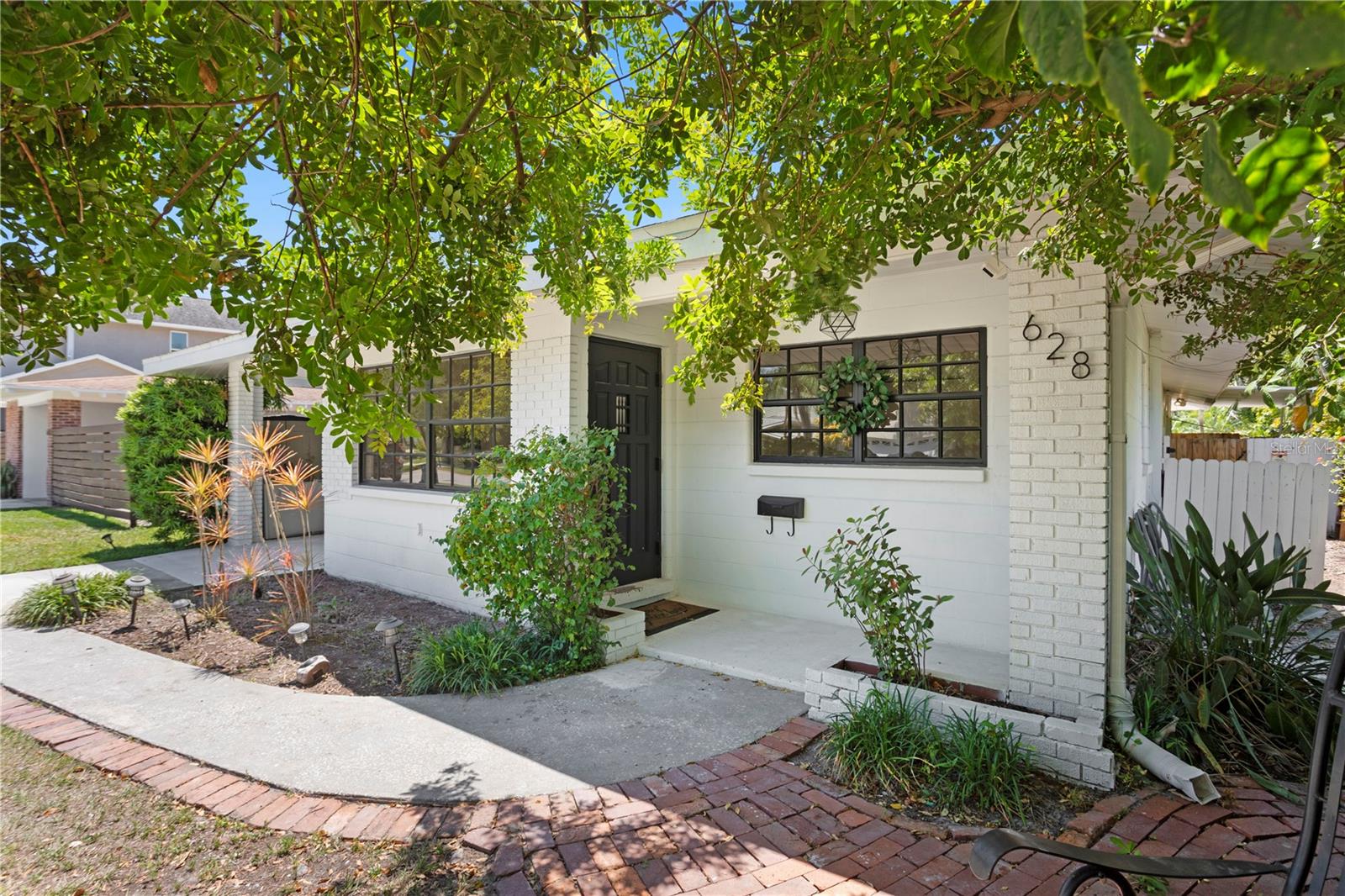 Image 5 of 44 For 628 Bosphorous Avenue