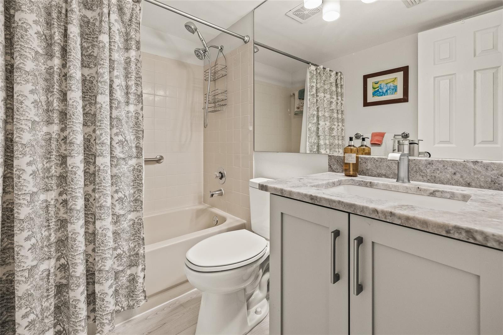 Image 13 of 38 For 476 Santa Cruz Place Ne C