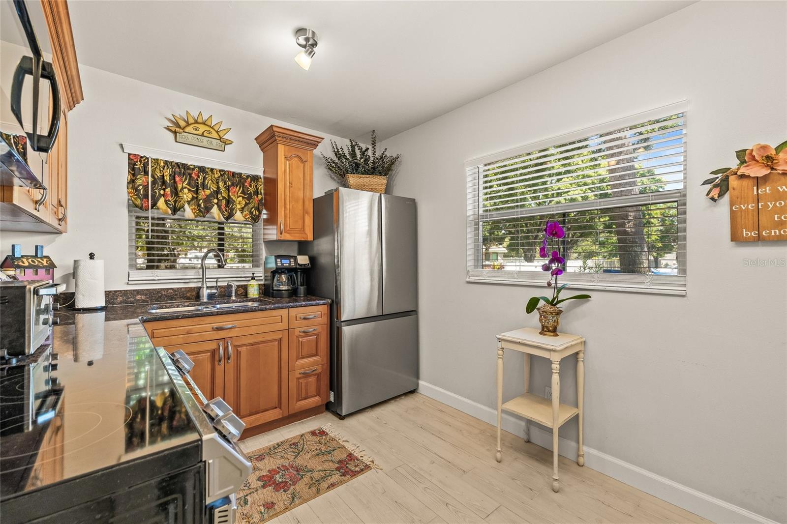 Image 17 of 38 For 476 Santa Cruz Place Ne C