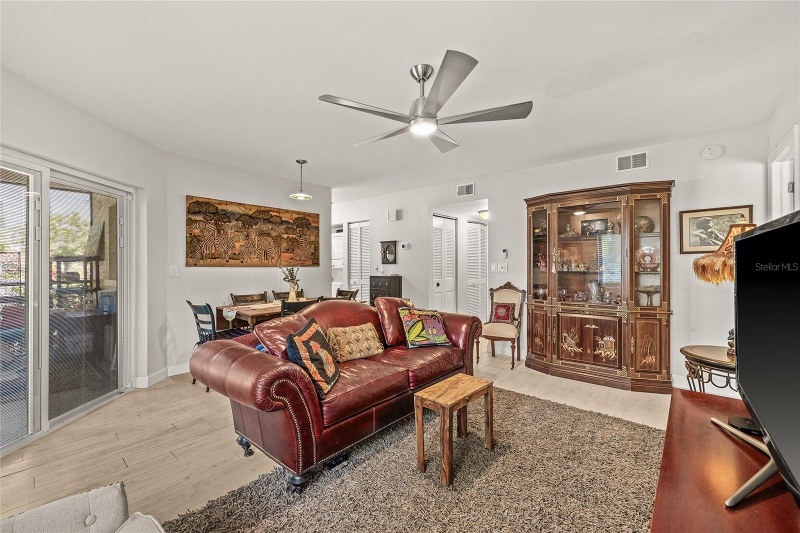 Image 27 of 38 For 476 Santa Cruz Place Ne C
