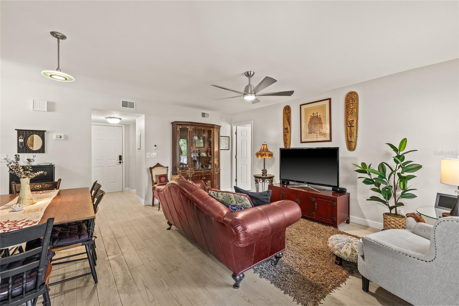 Image 30 of 38 For 476 Santa Cruz Place Ne C