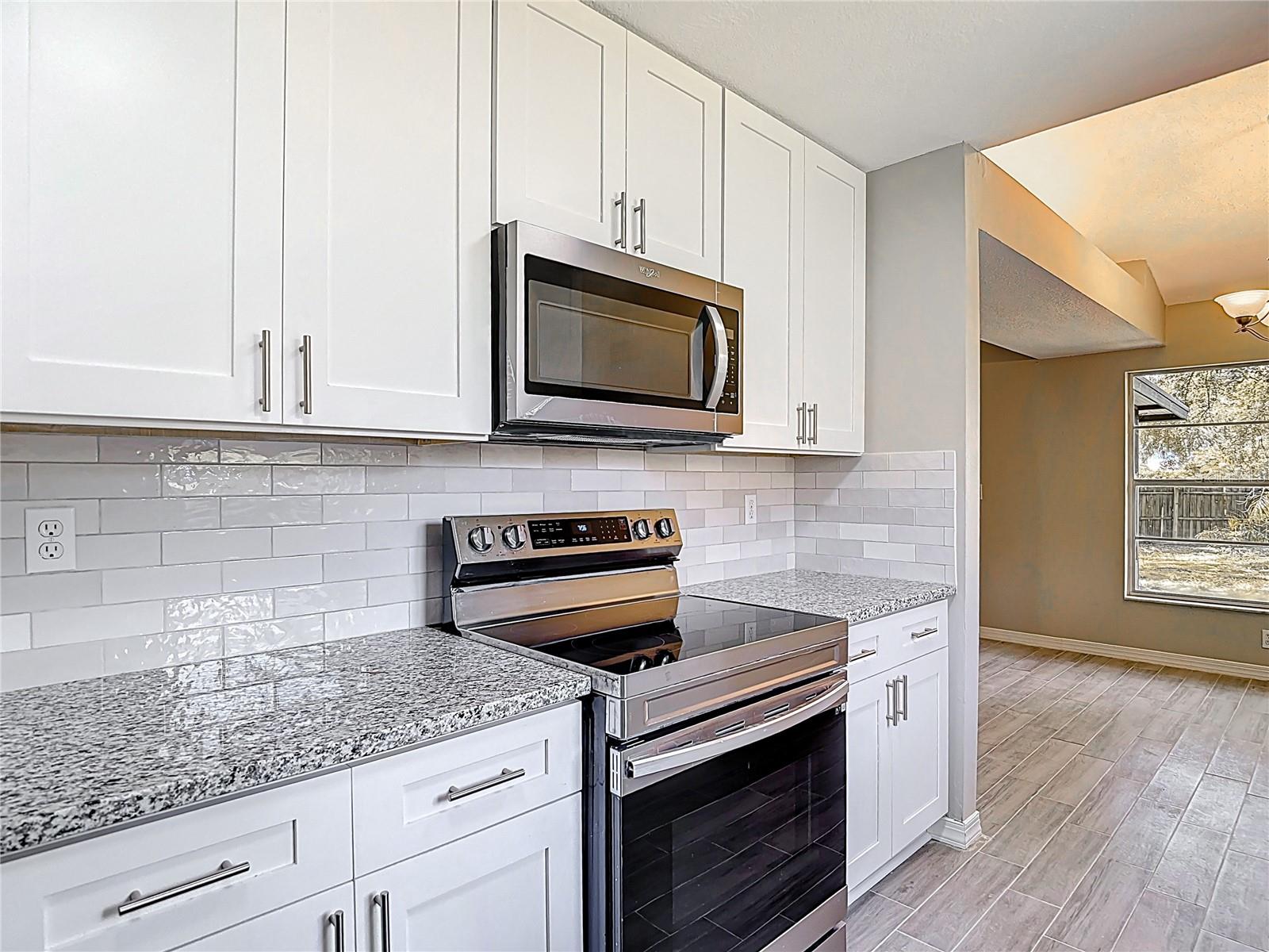 Listing photo id 20 for 1530 High Knoll Drive