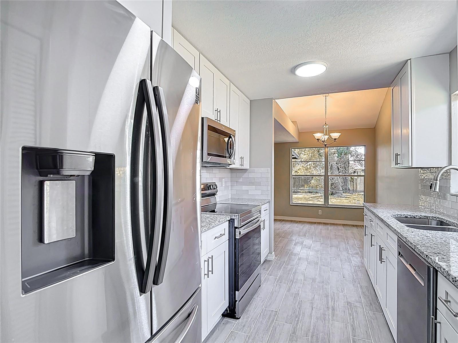 Listing photo id 22 for 1530 High Knoll Drive