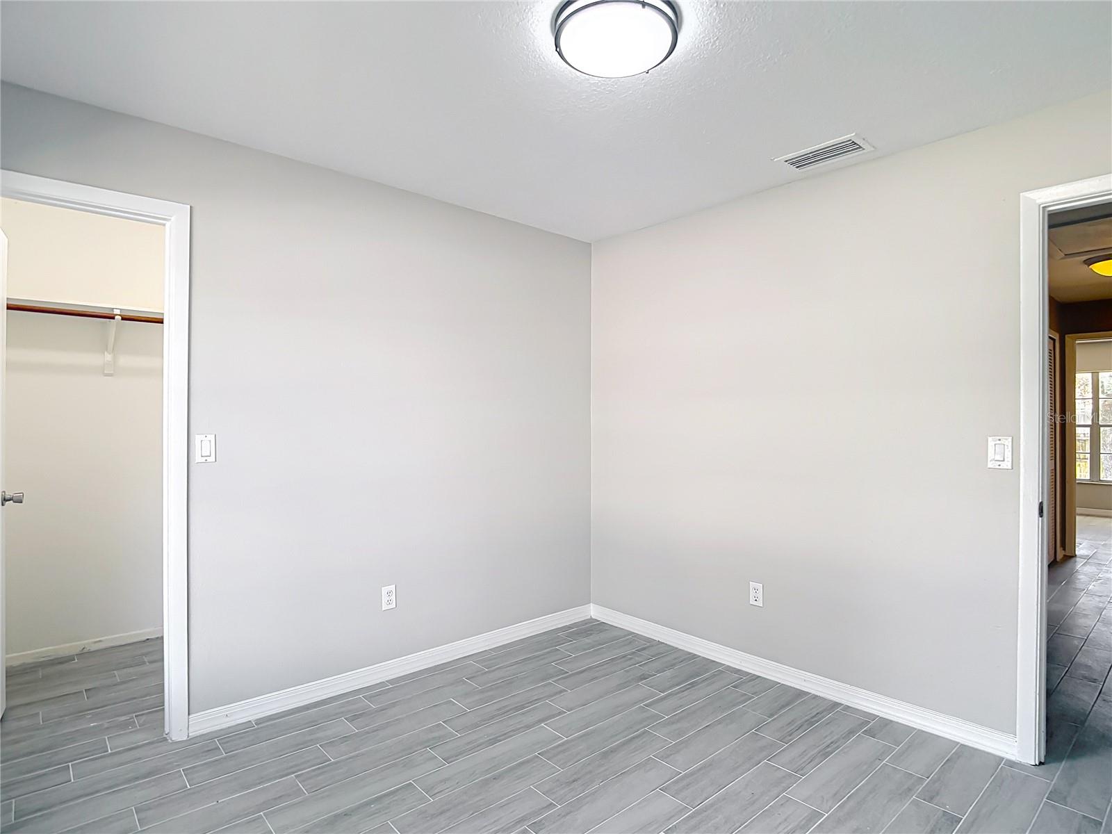 Listing photo id 24 for 1530 High Knoll Drive