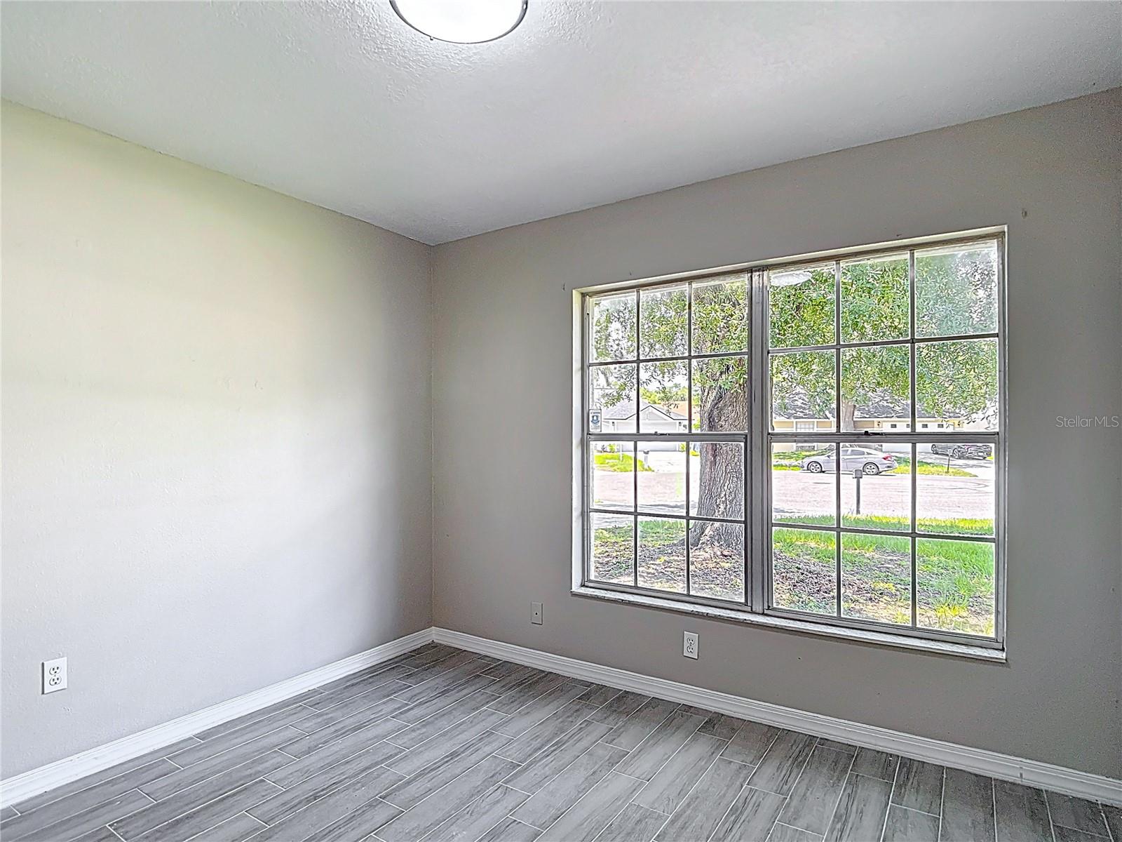 Listing photo id 26 for 1530 High Knoll Drive