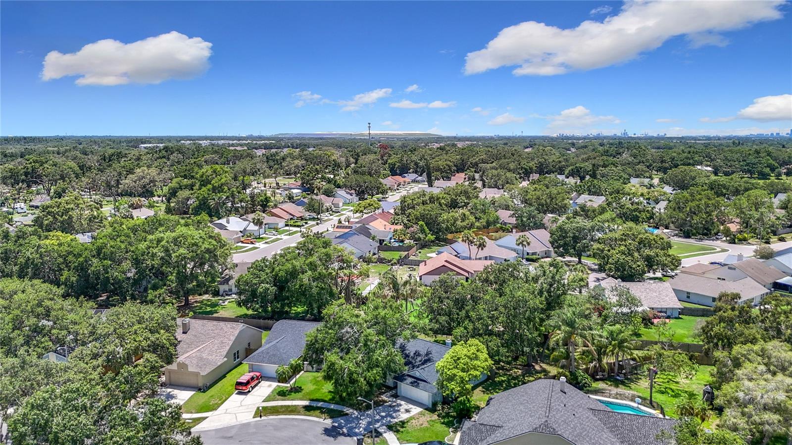 Listing photo id 1 for 1530 High Knoll Drive