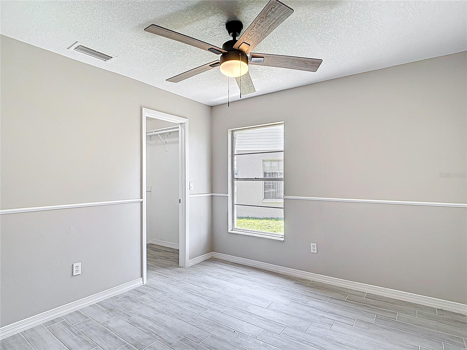 Listing photo id 29 for 1530 High Knoll Drive