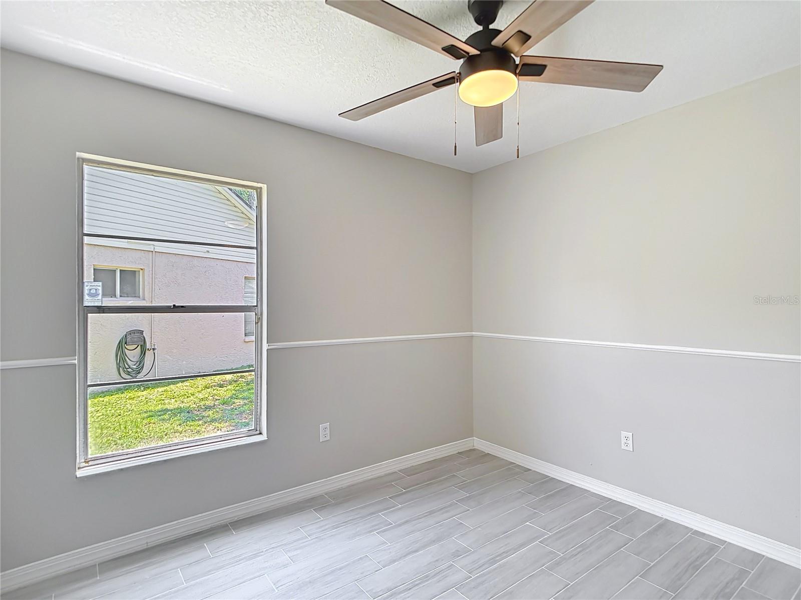 Listing photo id 33 for 1530 High Knoll Drive