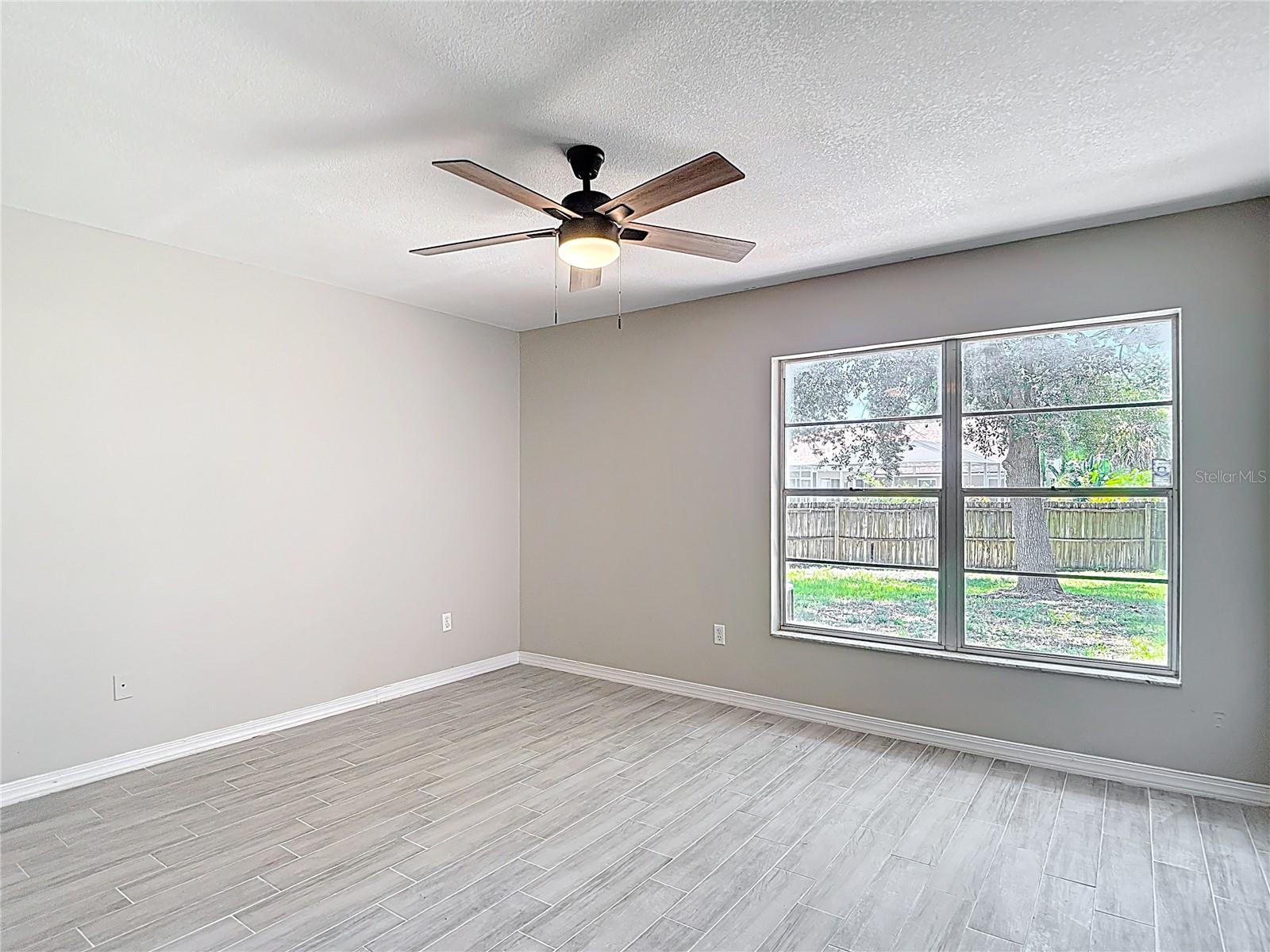 Listing photo id 37 for 1530 High Knoll Drive