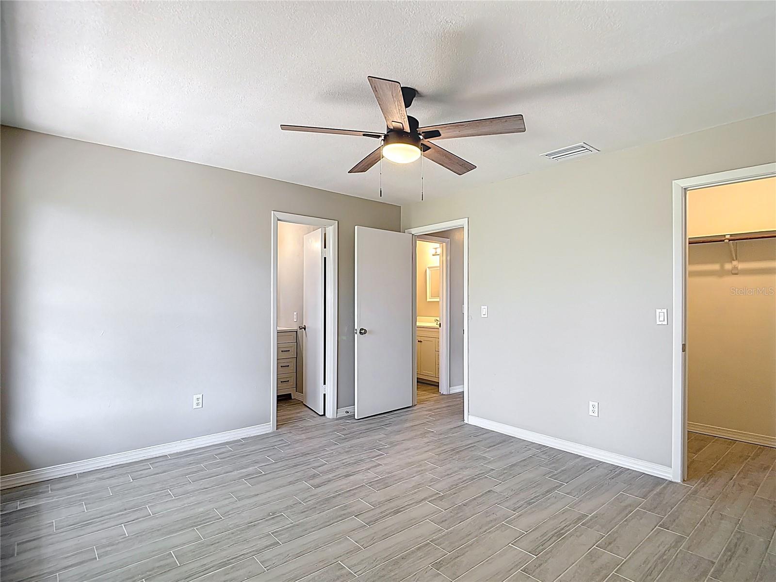 Listing photo id 39 for 1530 High Knoll Drive