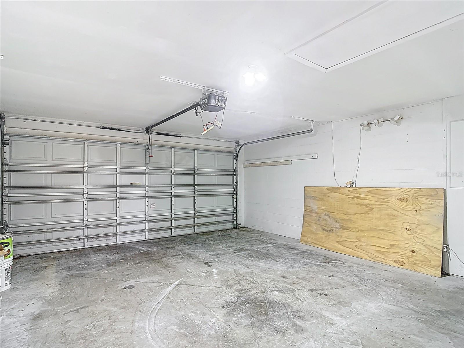 Listing photo id 44 for 1530 High Knoll Drive