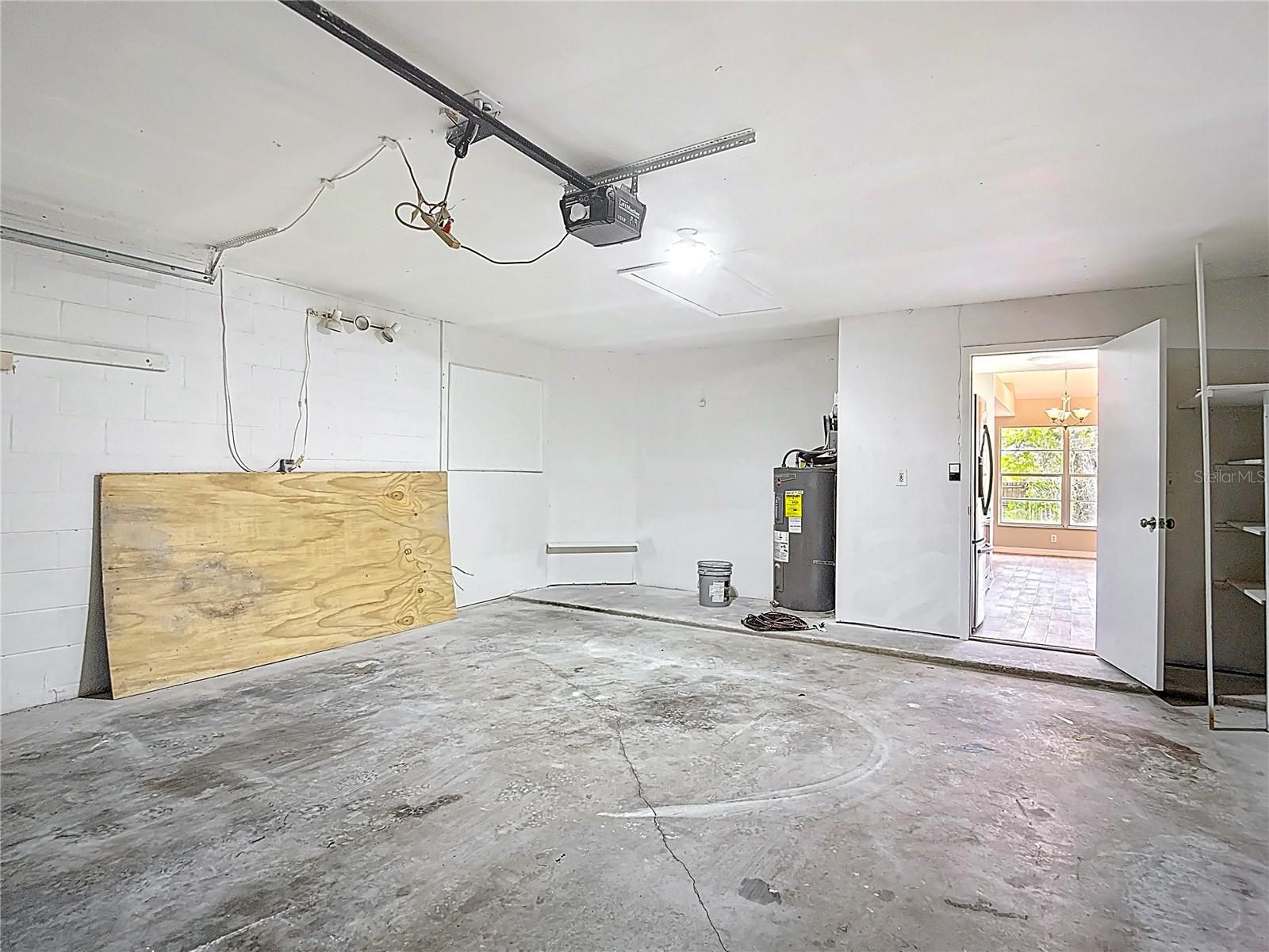 Listing photo id 45 for 1530 High Knoll Drive
