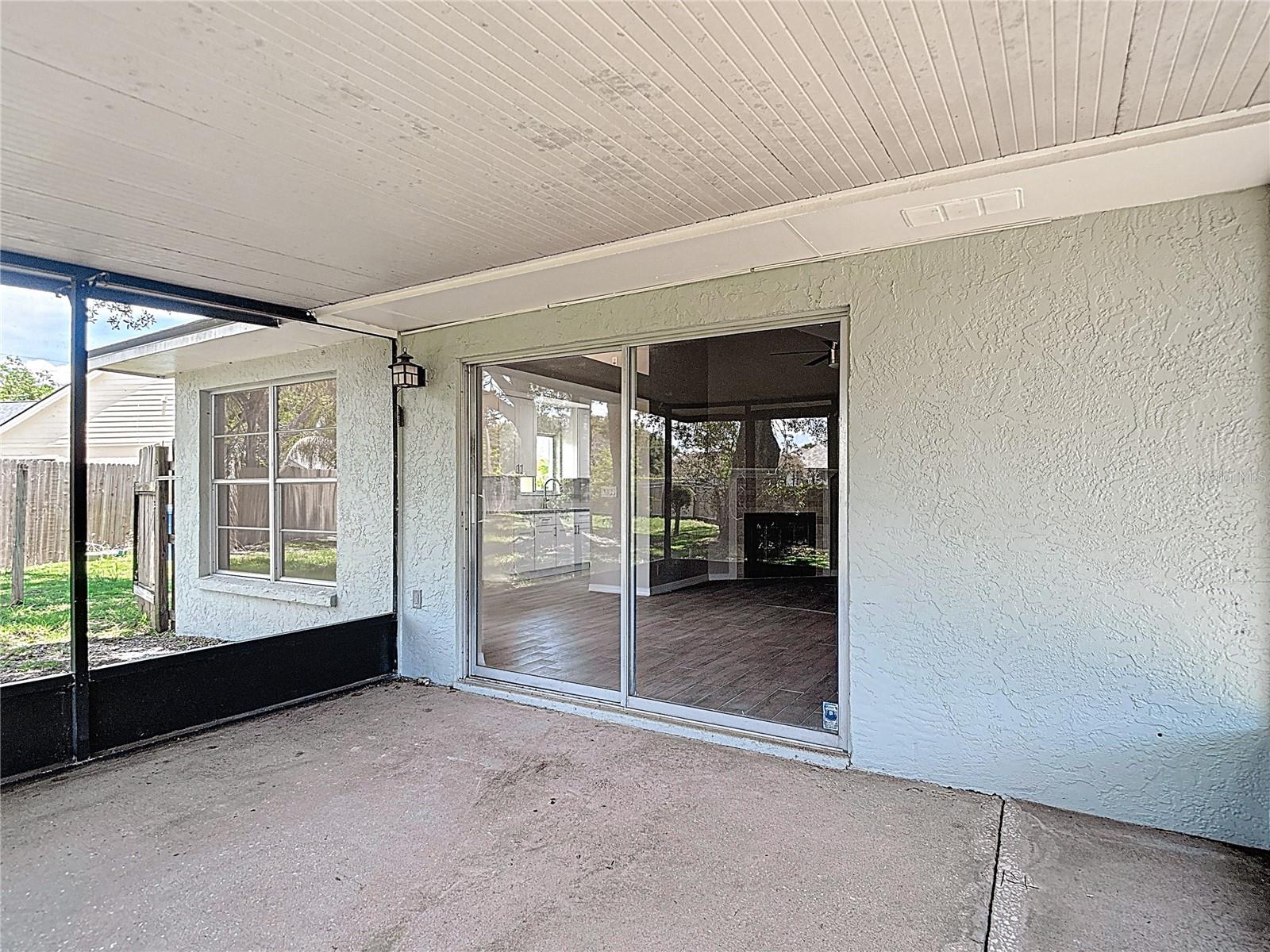 Listing photo id 48 for 1530 High Knoll Drive