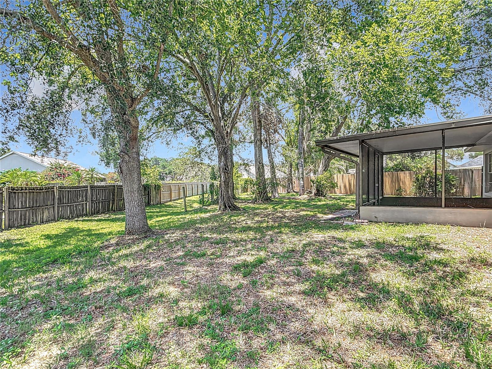 Listing photo id 50 for 1530 High Knoll Drive