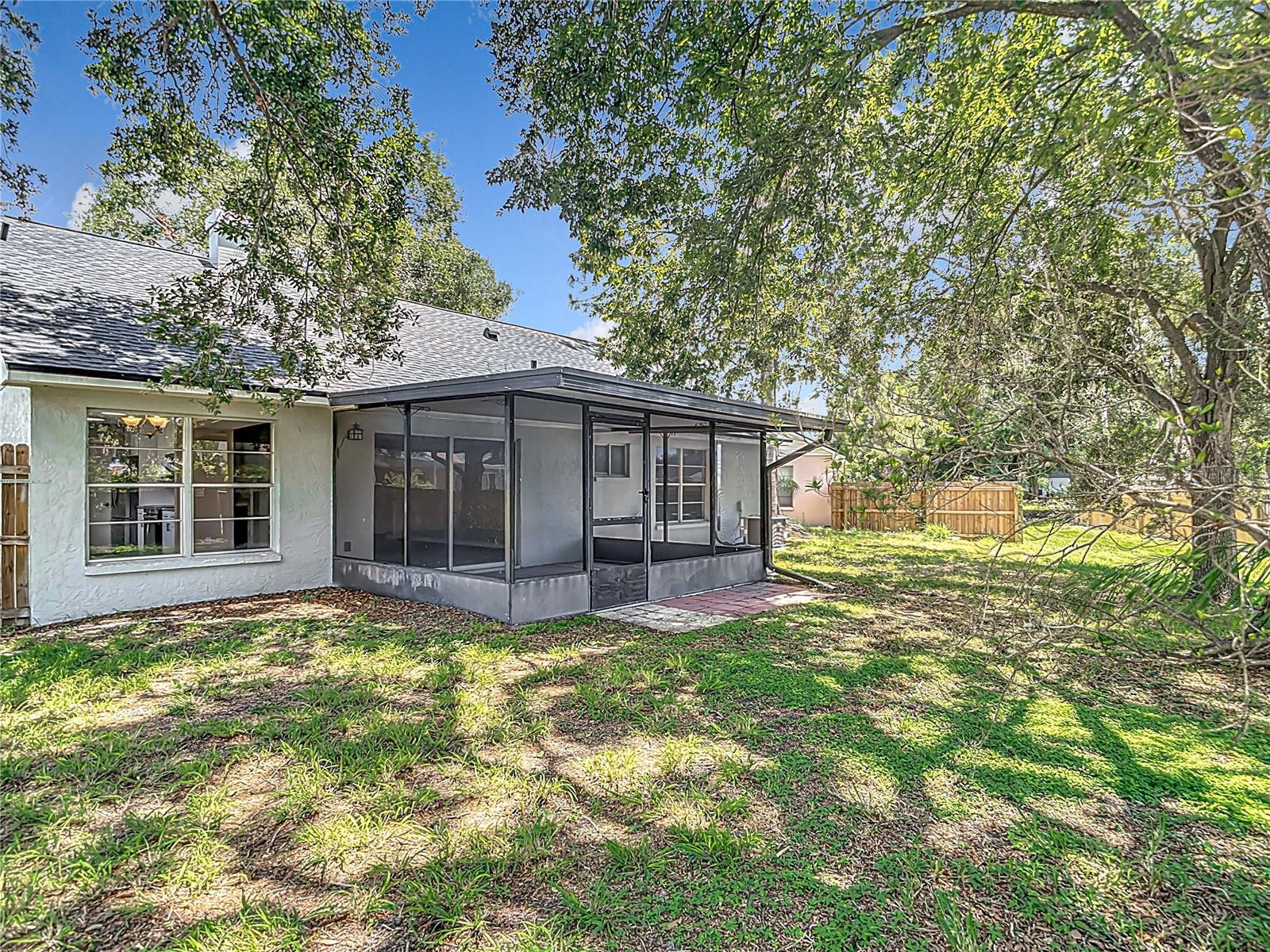 Listing photo id 52 for 1530 High Knoll Drive