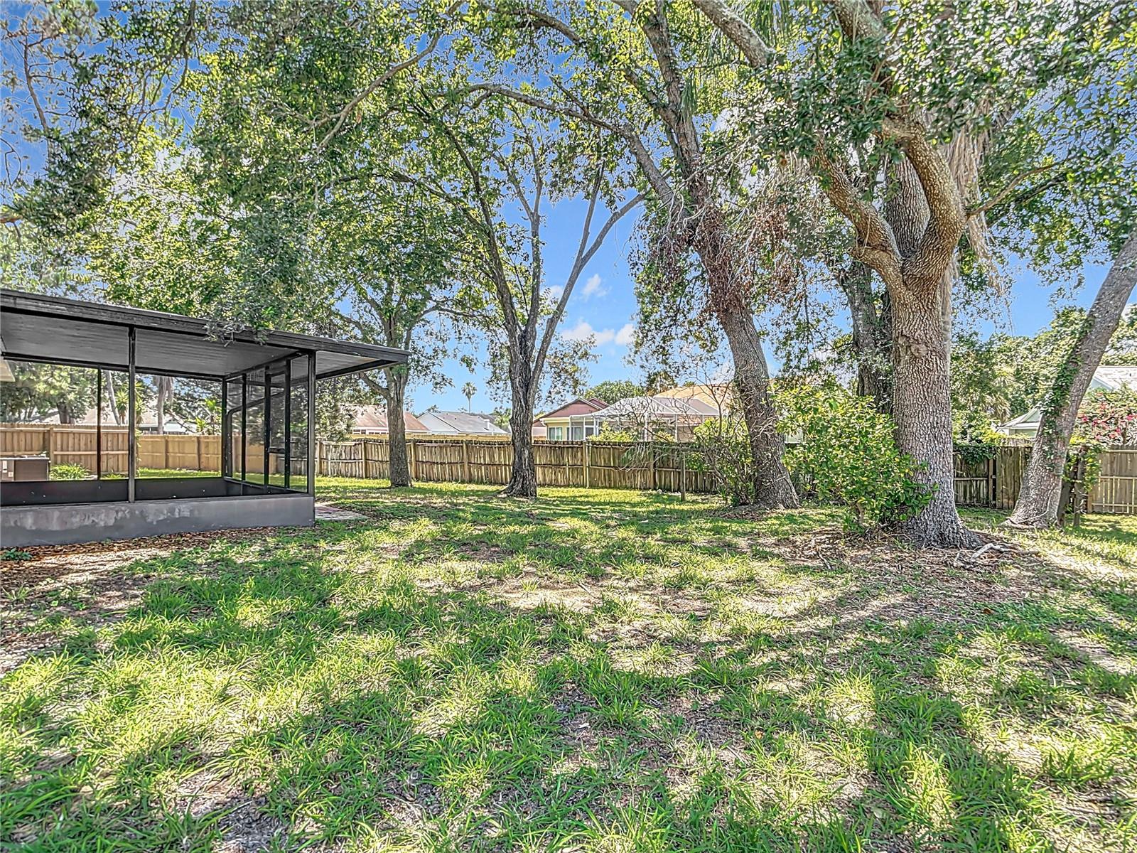 Listing photo id 53 for 1530 High Knoll Drive