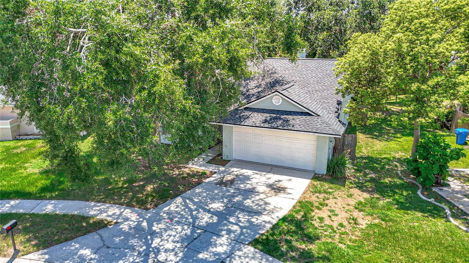 Listing photo id 5 for 1530 High Knoll Drive