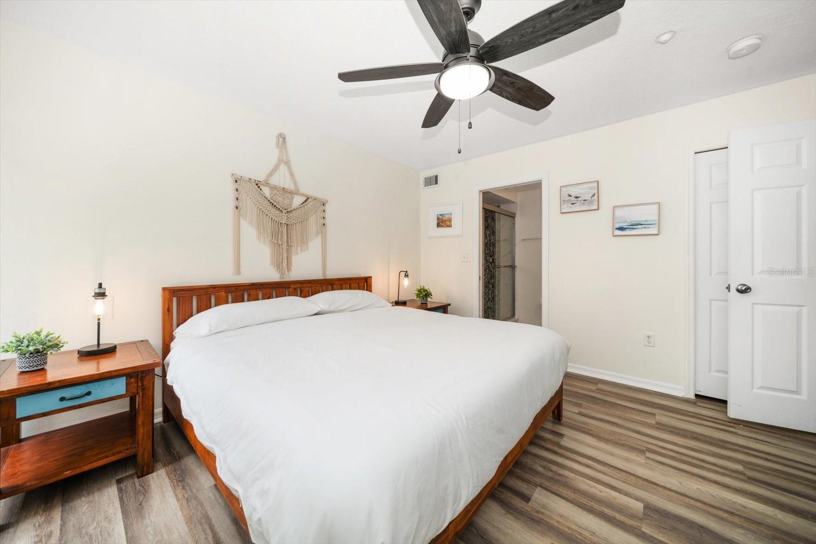 Image 17 of 60 For 1412 Gulf Boulevard 103a