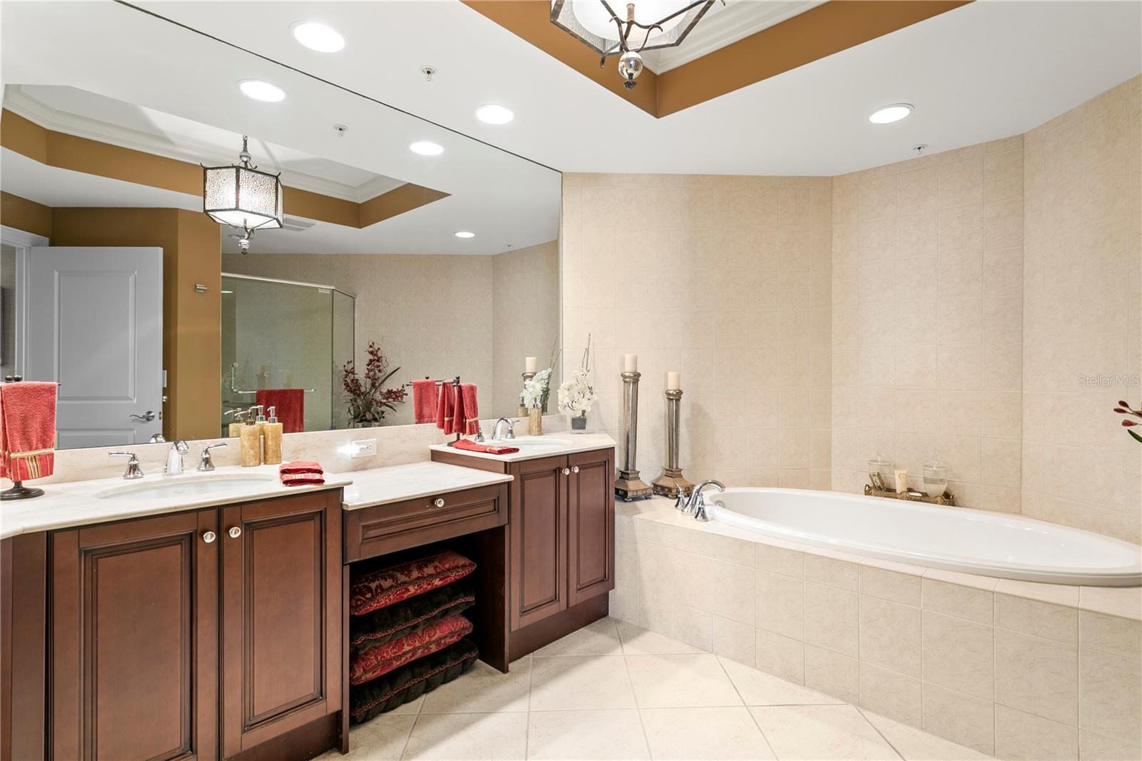 Image 28 of 74 For 5823 Bowen Daniel Drive 606