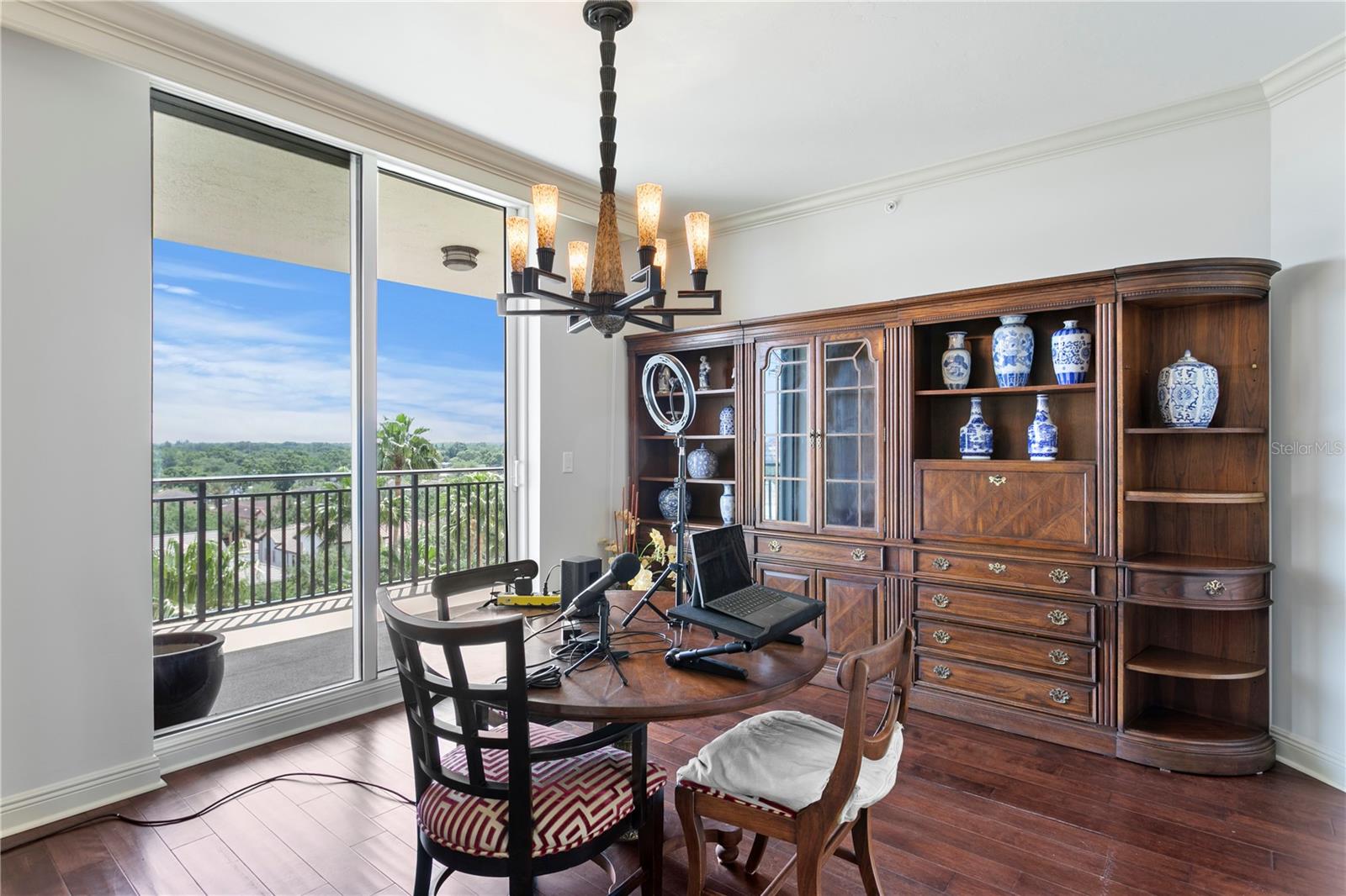 Image 32 of 74 For 5823 Bowen Daniel Drive 606