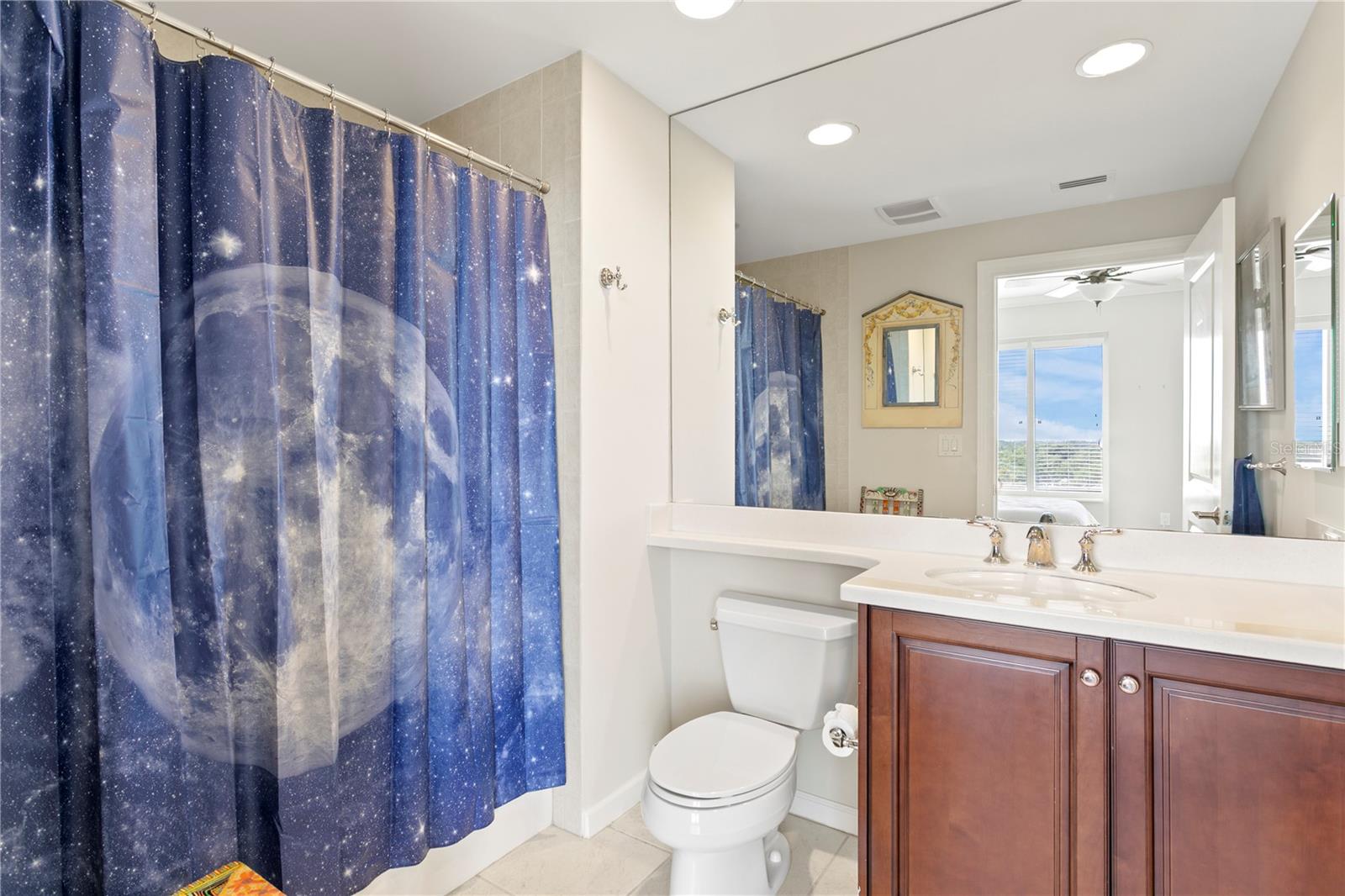 Image 36 of 74 For 5823 Bowen Daniel Drive 606
