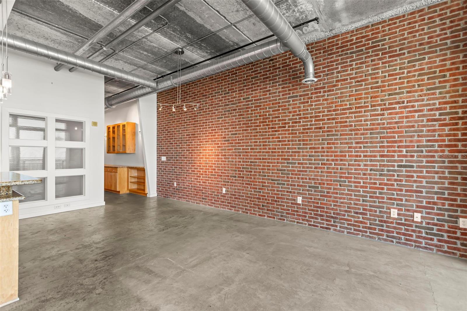 Image 15 of 50 For 175 2nd Street S 907