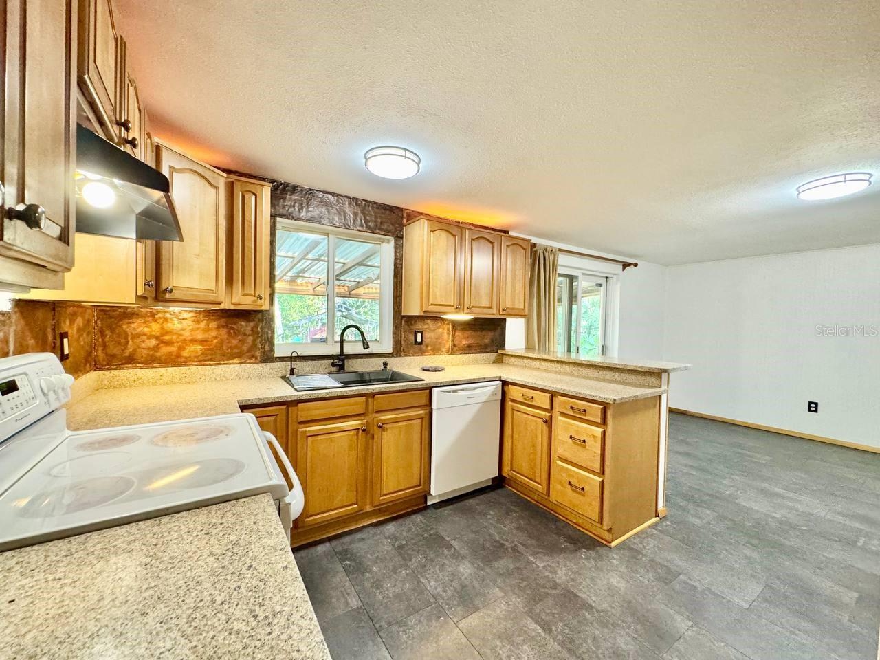 Image 19 of 59 For 14824 23rd Street