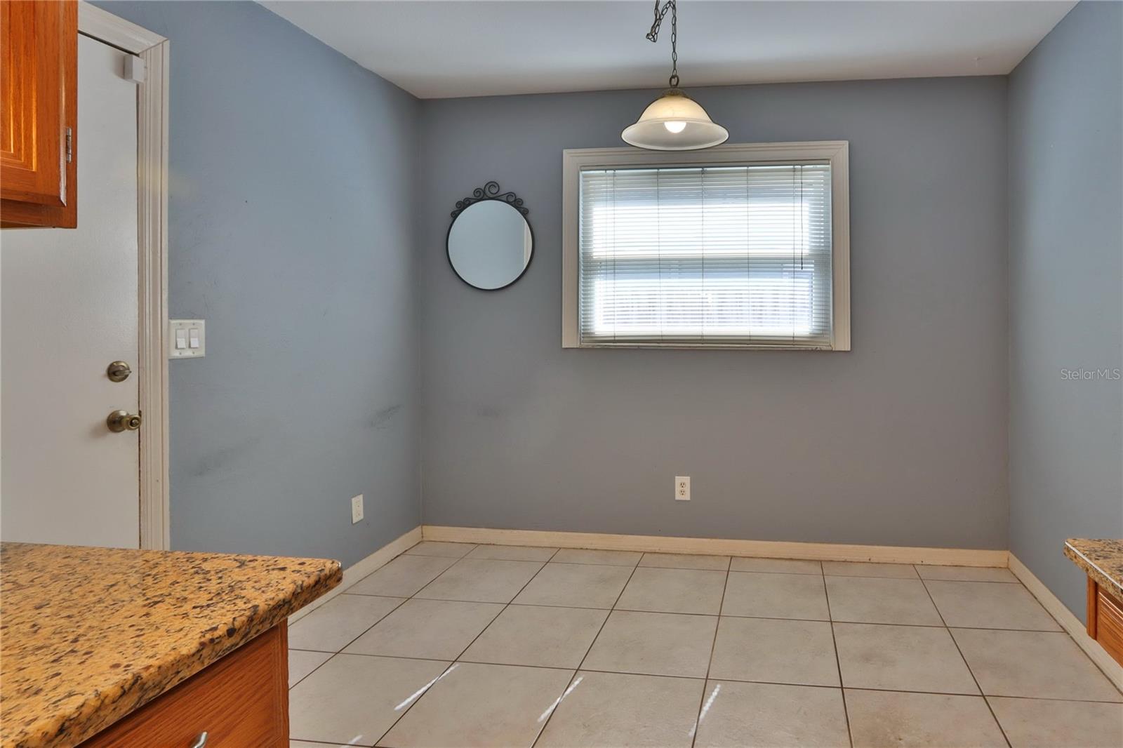 Image 11 of 24 For 1915 Peppertree Drive