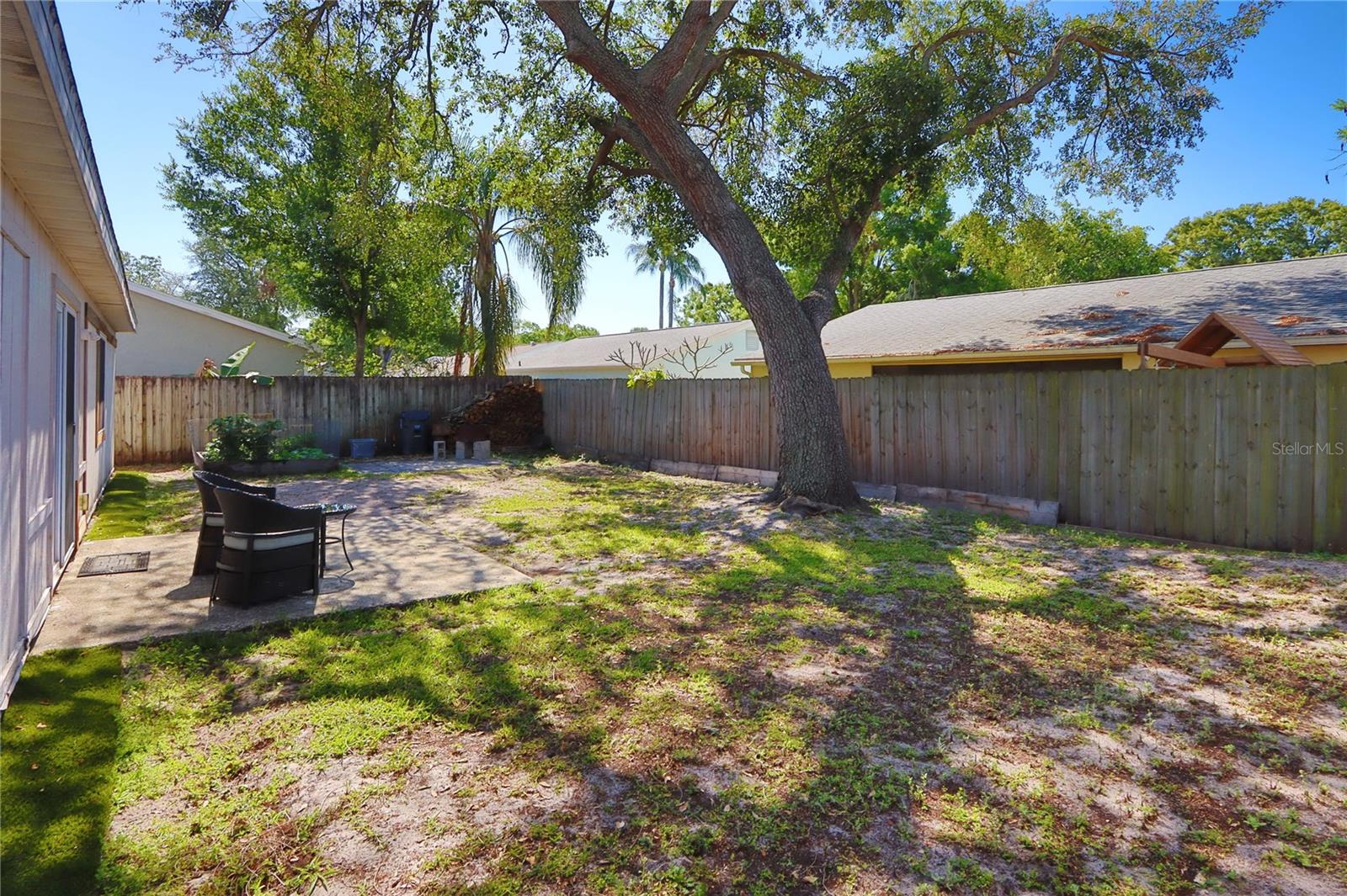 Image 2 of 24 For 1915 Peppertree Drive
