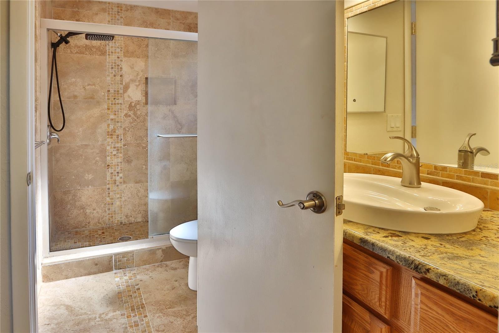 Image 21 of 24 For 1915 Peppertree Drive