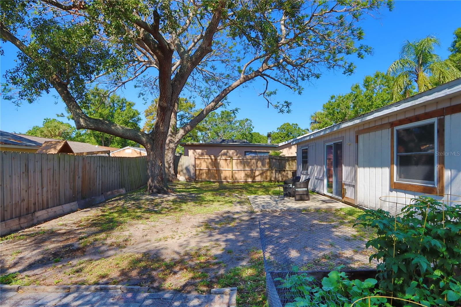 Image 6 of 24 For 1915 Peppertree Drive