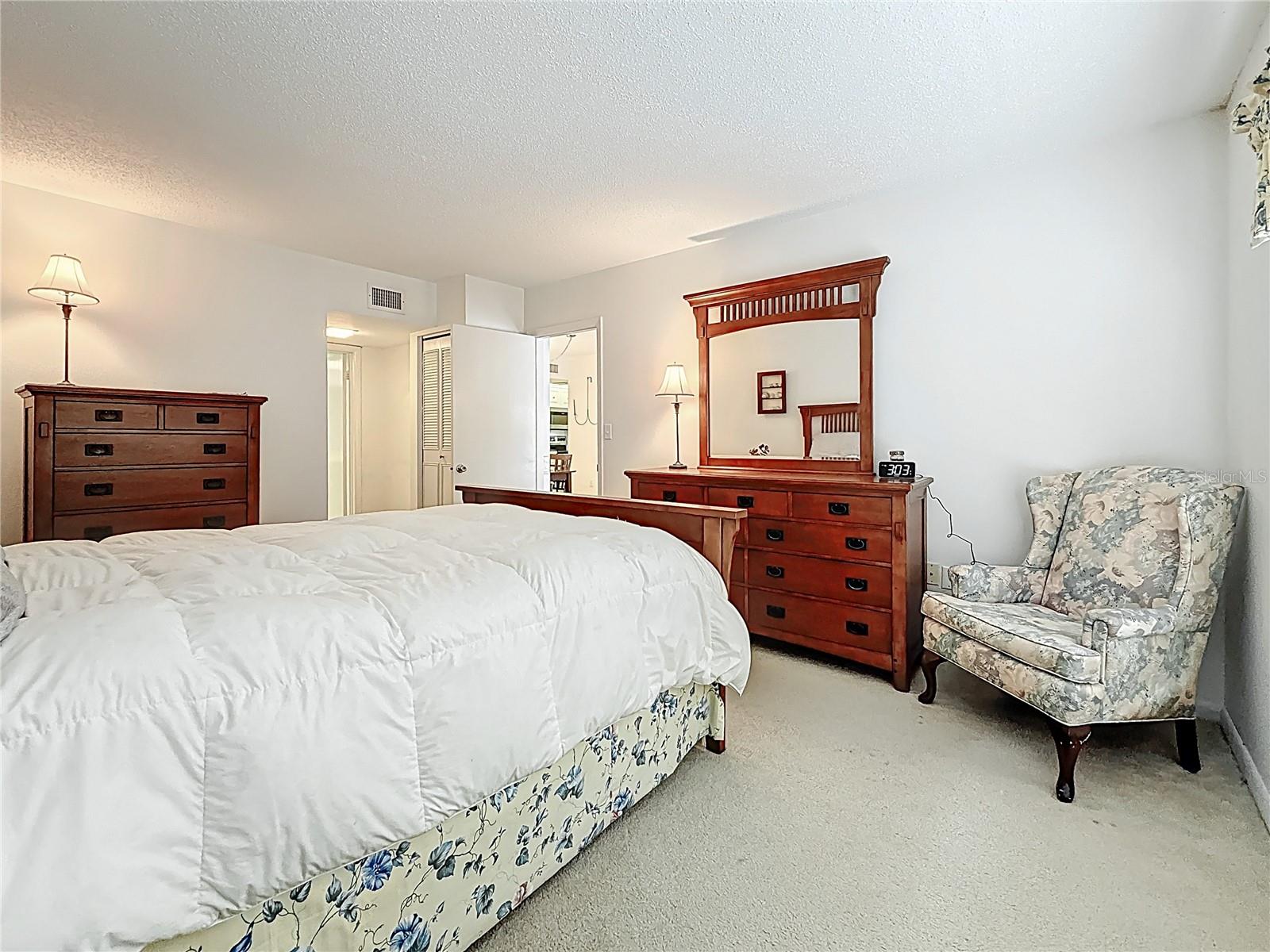Image 23 of 50 For 4900 Brittany Drive S 211