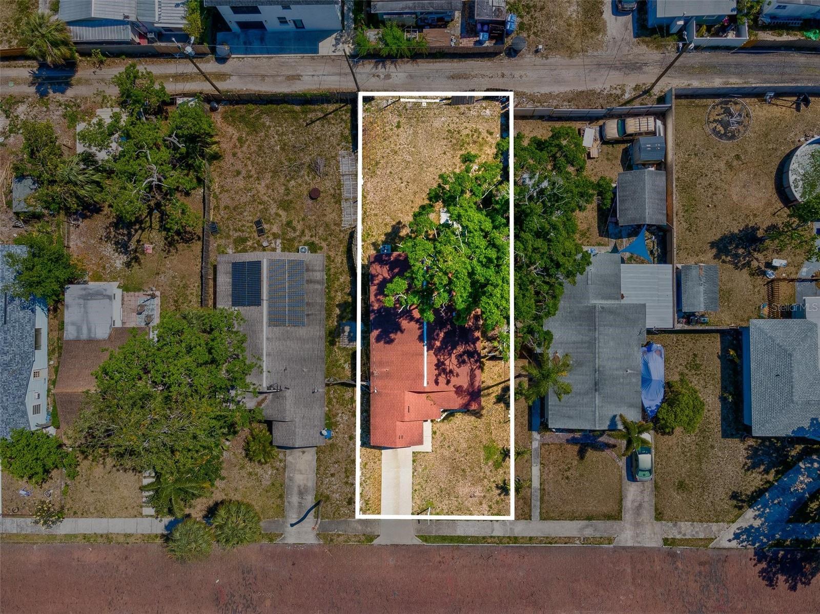 Image 13 of 22 For 2050 28th Avenue N
