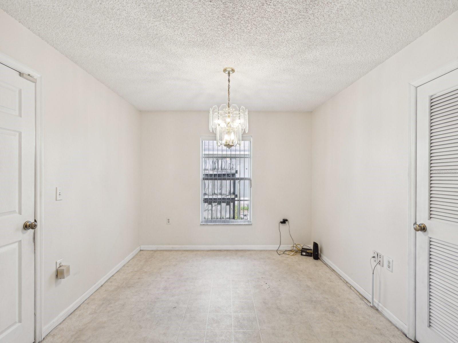 Image 5 of 22 For 2050 28th Avenue N