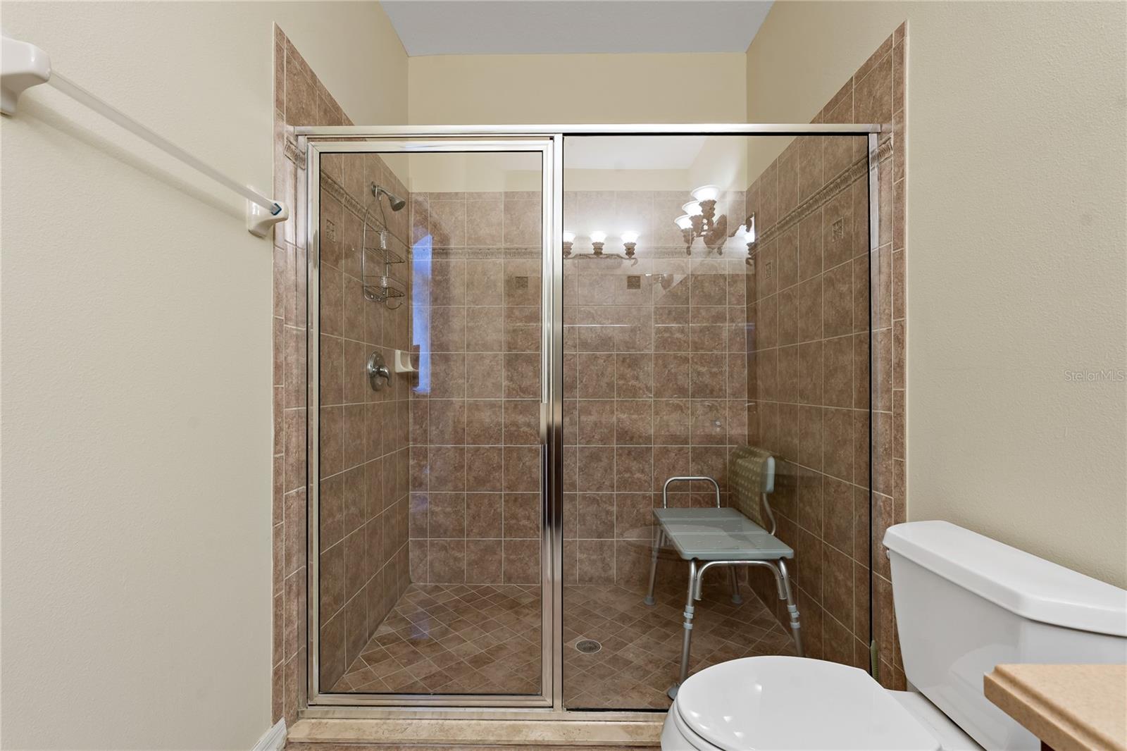 Listing photo id 32 for 20117 Indian Rosewood Drive