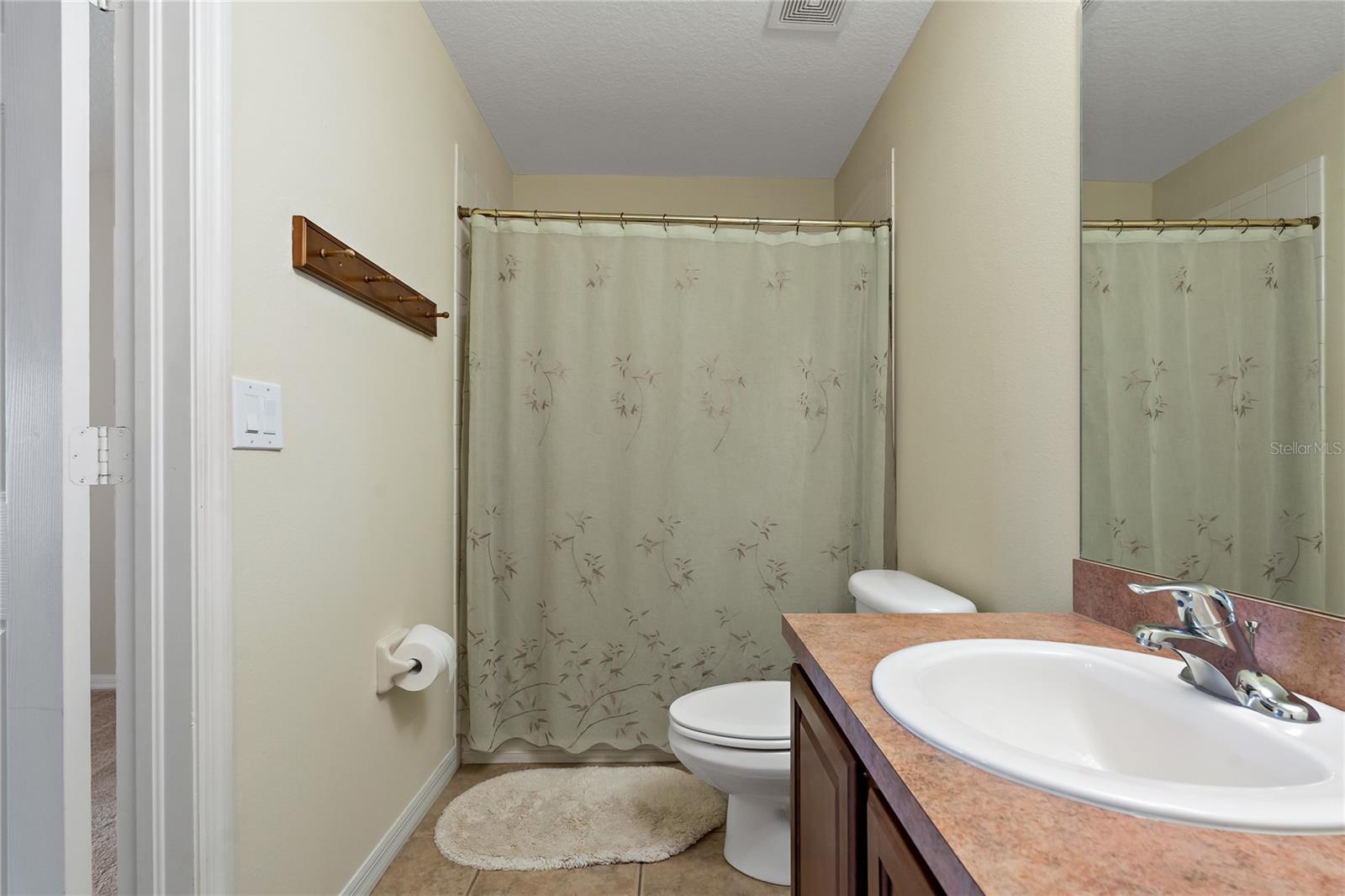 Listing photo id 41 for 20117 Indian Rosewood Drive