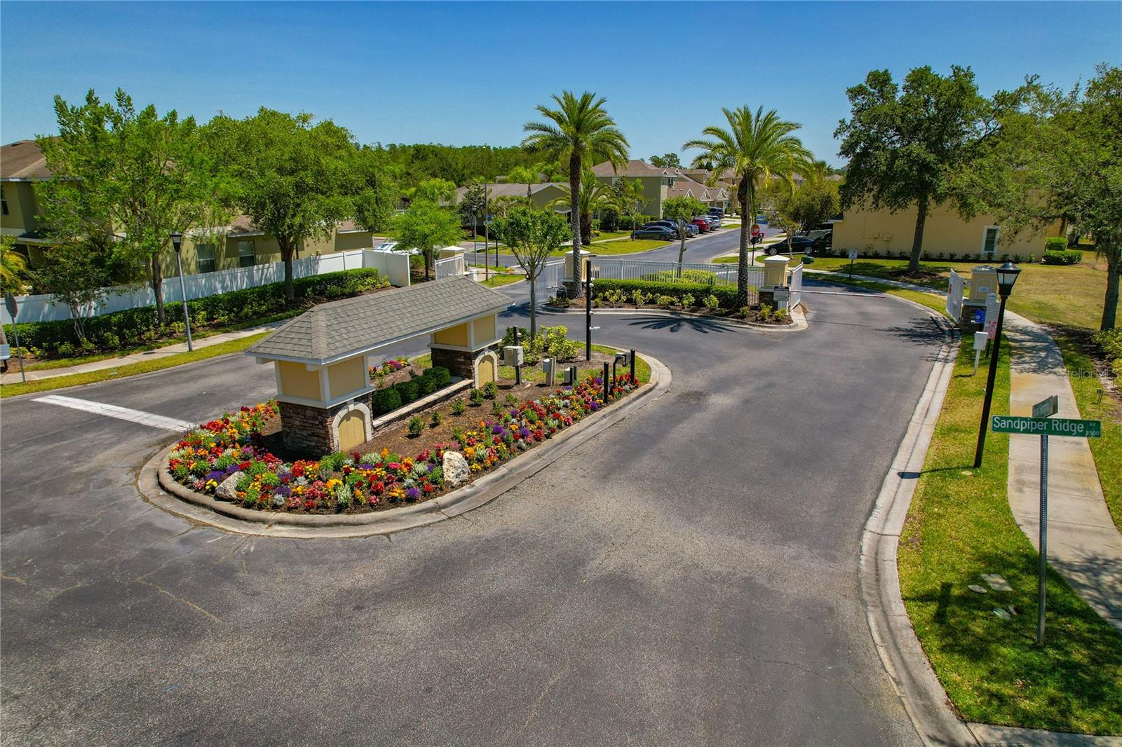 Listing photo id 45 for 20117 Indian Rosewood Drive