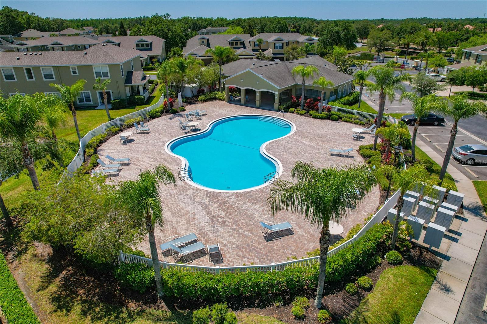 Listing photo id 3 for 20117 Indian Rosewood Drive
