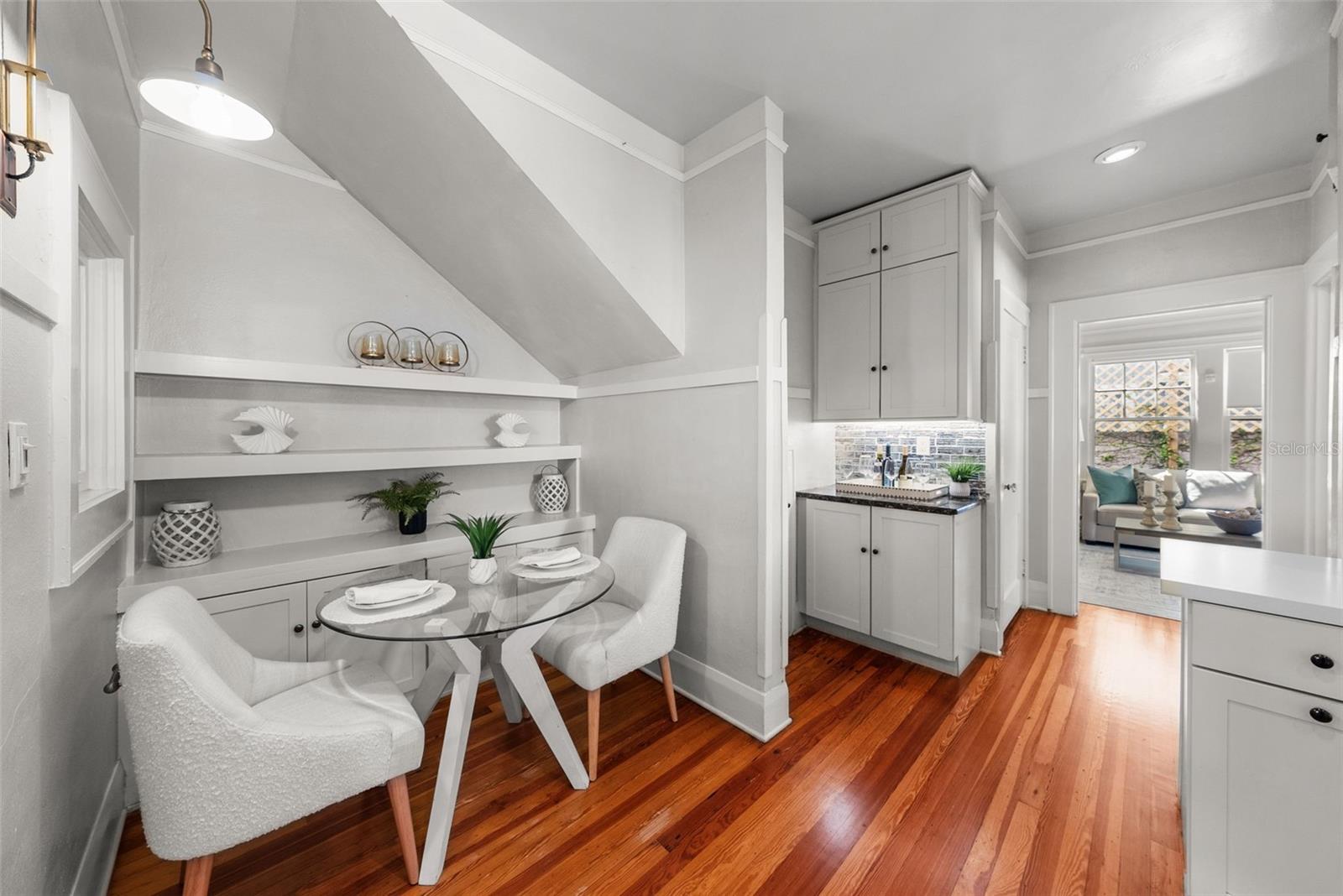 Image 13 of 72 For 701 Edison Avenue