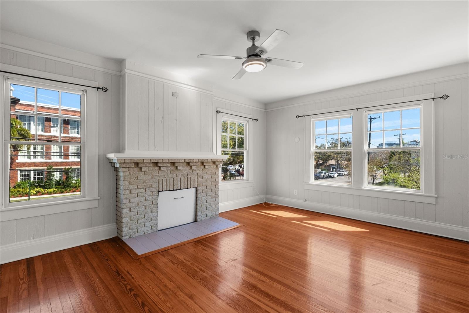 Image 36 of 72 For 701 Edison Avenue