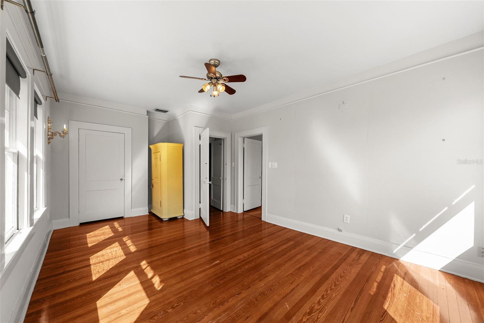 Image 42 of 72 For 701 Edison Avenue